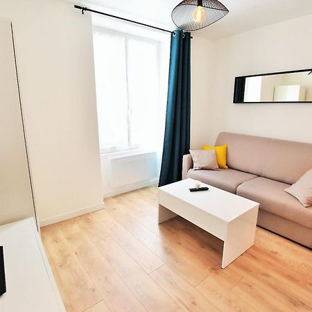 Appartement Au Coeur De La Ville De Taverny Bagian luar foto