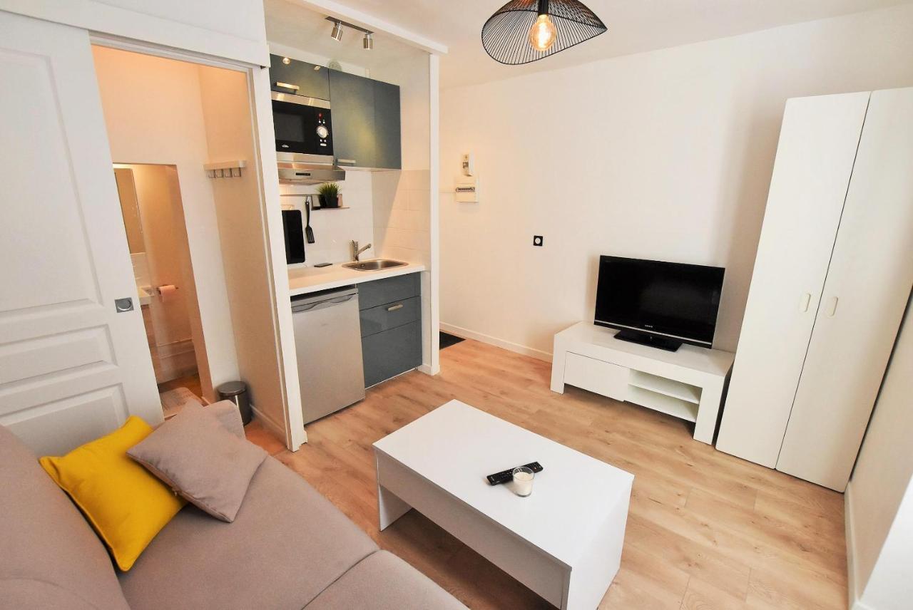 Appartement Au Coeur De La Ville De Taverny Bagian luar foto